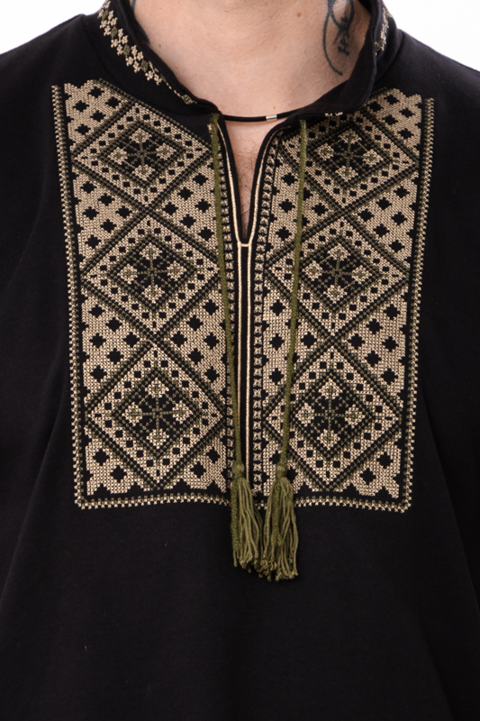 Вишиванка чоловіча з коротким рукавом